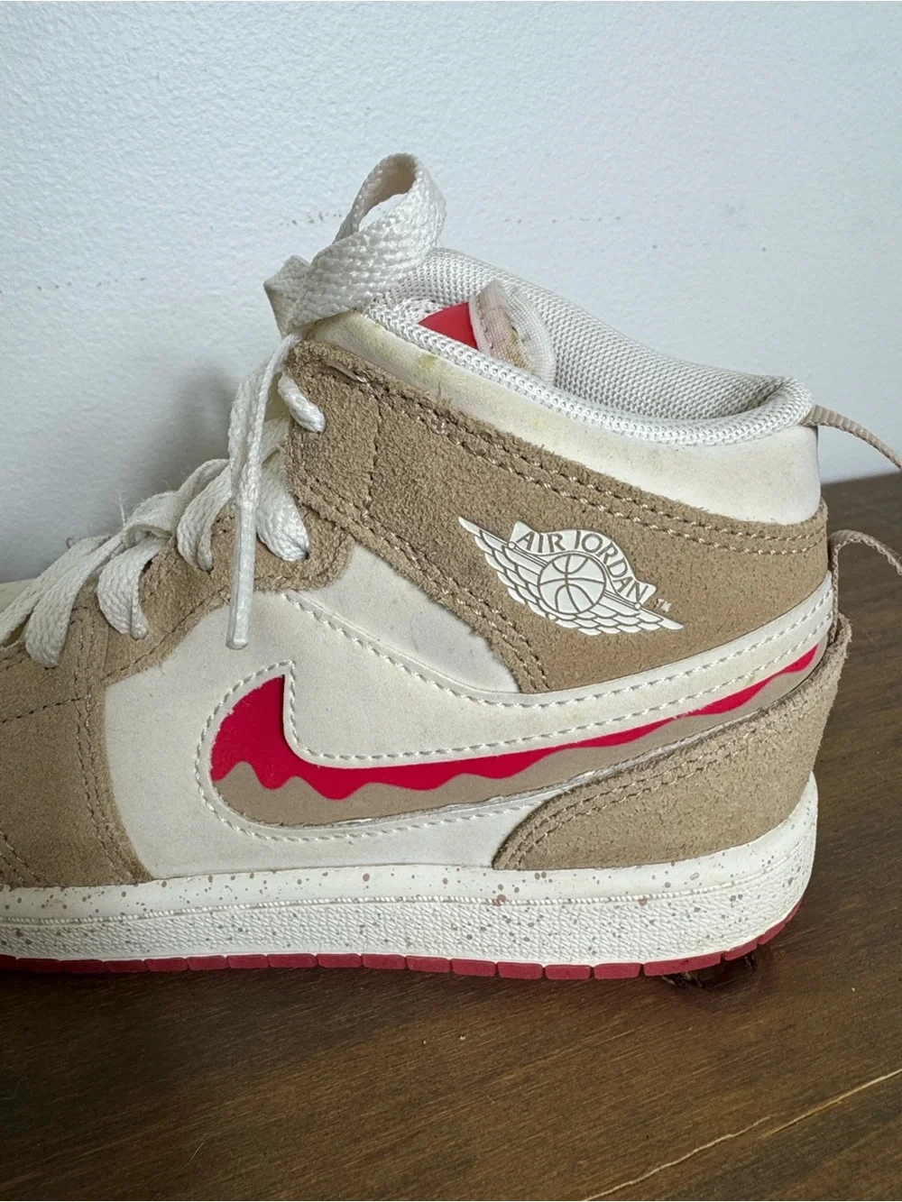 JORDAN Air Jordan Nike Youth Size 2 Sneakers Rare Peanit Butter and Jelly Color